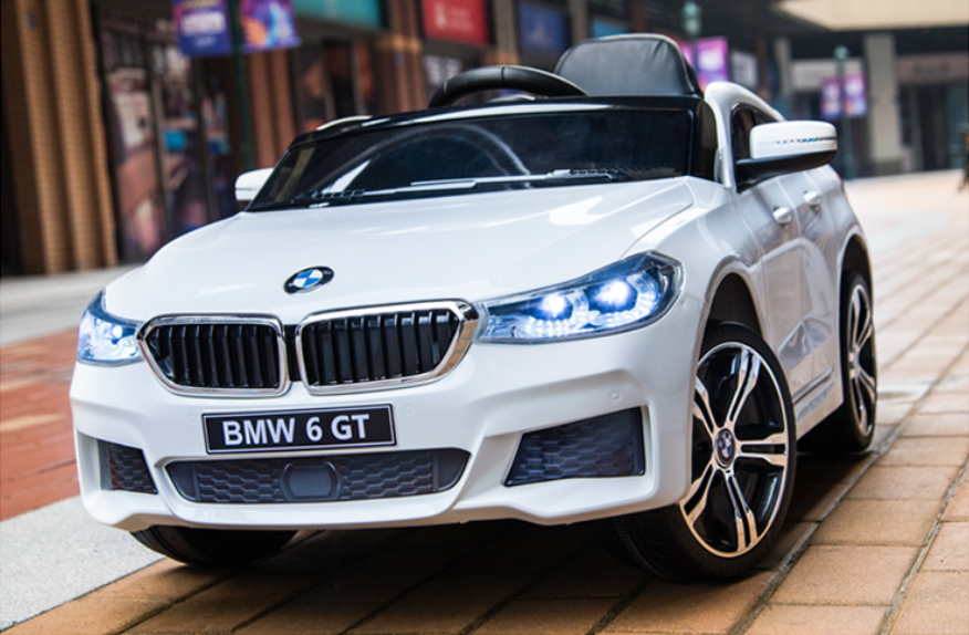 Электромобиль gt. BMW 6 gt. BMW x6m 6 gt электромобиль. Электромобиль белая BMW. Электроавтомобиль детский БМВ.